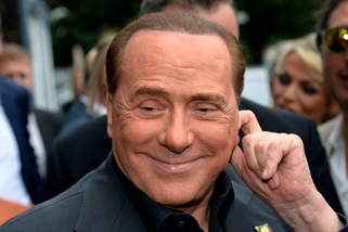 Berlusconi: «I cinesi mangiavano i bambini, dovrei vendergli il Milan?»