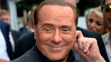 Berlusconi: «I cinesi mangiavano i bambini, dovrei vendergli il Milan?»