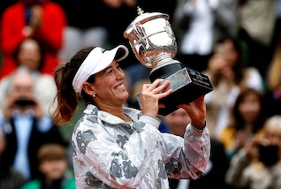 Tennis, Roland Garros: Muguruza regina di Parigi. Serena Williams ko