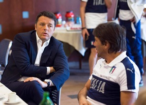 Euro 2016, Renzi con Conte a Coverciano per caricare gli azzurri