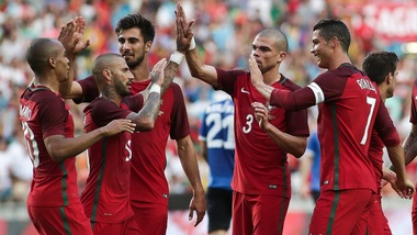 Euro 2016, Portogallo-Estonia 7-0: Cristiano Ronaldo e Quaresma danno spettacolo