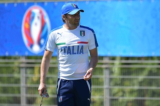 Euro 2016, Conte alla moglie: «Non possiamo festeggiare, ti rinnovo il mio amore»