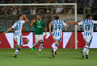 Il Pescara ritorna in A: Trapani, solo 1-1. Verre-gol da 40 metri