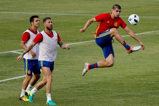 Morata, rivoluzione per Euro 2016: ecco il nuovo look