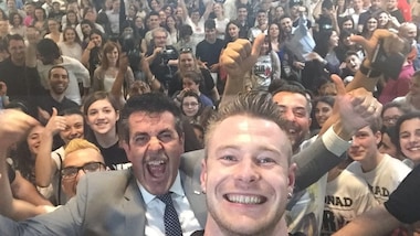 Ivan Zaytsev show a Perugia. Un bagno di folla unico per lo «Zar»