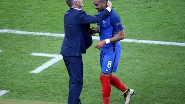 Francia, le lacrime di Payet dopo il gol