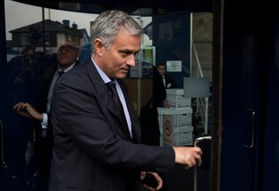 Manchester United: «Mourinho caccia Valdes»
