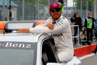 F1, Hamilton: «È bello essere tutti così vicini»