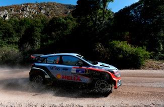 Rally, in Sardegna vince Neuville