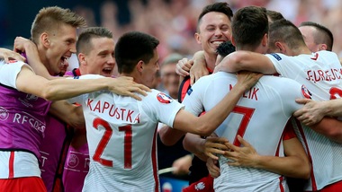 Euro 2016, Polonia-Irlanda del Nord 1-0: Milik per i primi tre punti