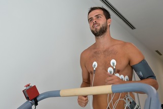 Pjanic durante le visite mediche, le prime immagini da bianconero