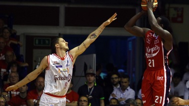 L'EA7 passa al PalaBigi, Milano campione d'Italia