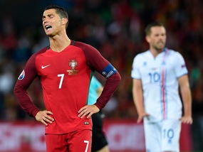 Euro 2016, Ronaldo non la prende bene: «Islanda, cosa festeggi?»