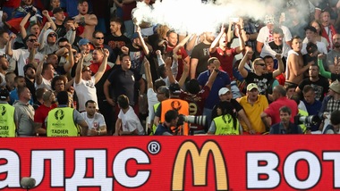 Euro 2016, disordini Marsiglia: espulsione per 20 tifosi russi