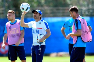 Euro 2016, ultimo allenamento dell'Italia prima della partenza