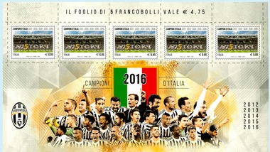 I francobolli celebrativi del quinto scudetto consecutivo della Juventus