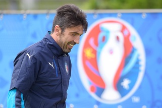 Euro 2016, allenamento Italia: Buffon fermo, Candreva a parte