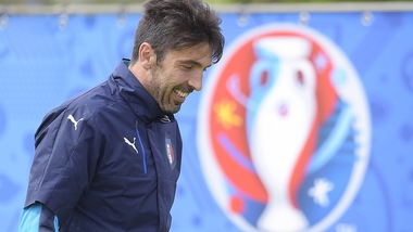Euro 2016, allenamento Italia: Buffon fermo, Candreva a parte