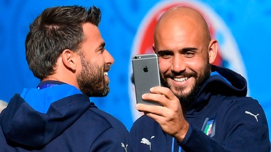 Euro 2016, gli azzurri a Tolosa: Zaza si candida con un selfie