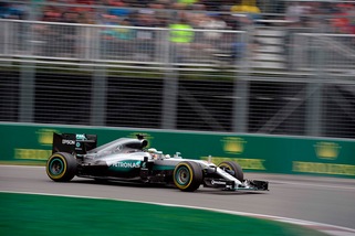 F1 Gp Baku, Mercedes avanti nelle prime libere