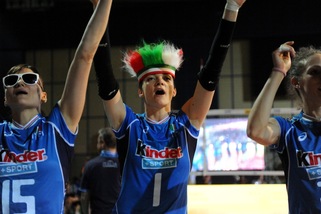 Incredibile a Bari. Italia - Thailandia sospesa per black out