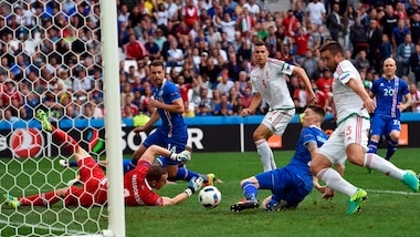 Euro 2016, Islanda-Ungheria 1-1: l'autogol di Saevarsson avvicina i magiari agli ottavi