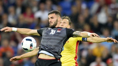 Serie A Napoli, per Chiriches infortunio non grave