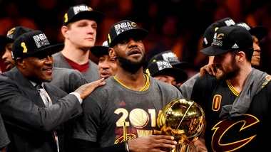 Cleveland campione Nba, lacrime di gioia per LeBron James