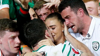 Italia-Irlanda, per Brady l'esultanza è al bacio