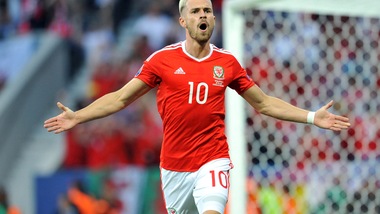 Manchester United: «Mourinho vuole strappare Ramsey all'Arsenal»