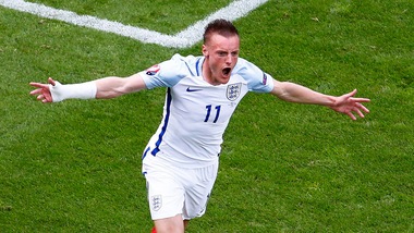 Calciomercato: Jamie Vardy rinnova con il Leicester, la favola continua