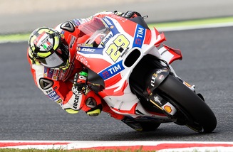 MotoGp, Assen: Ducati super nelle libere, Rossi solo 7°