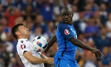 Calciomercato: «Wenger incassa il no di Vardy ma vuole prendersi Kanté»