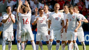 Euro 2016, Svizzera-Polonia 5-6 dcr: meraviglia Shaqiri non basta, Krychowiak regala i quarti