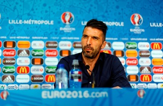 Euro 2016, Buffon: «Solo l'Italia riesce a far soffrire la Spagna»