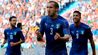 Italia, Chiellini come Platini e Zidane: i bianconeri fanno male alla Spagna