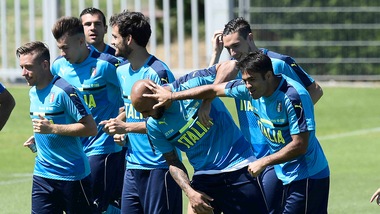 Italia, niente festa per gli azzurri: al lavoro senza De Rossi e Candreva