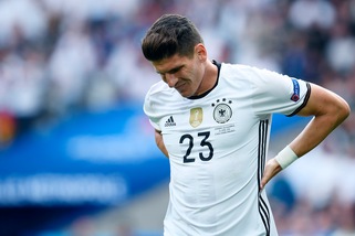 Serie A Fiorentina, i convocati per il ritiro. In lista anche Rossi e Gomez