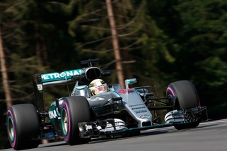 F1, Austria: in quota c'è solo Hamilton