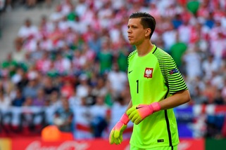 Calciomercato Roma, vicini Caceres e Szczesny