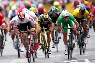Tour de France, Cavendish vince la terza tappa ed è nella storia