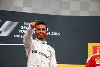 F1, Hamilton: «C'è ancora tanta strada da fare»