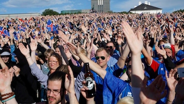 Islanda, festa a Reykjavik per il ritorno della nazionale