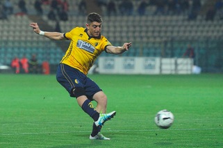 Calciomercato Crotone, Mazzarani ufficiale in rossoblu