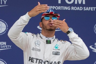 F1 Silverstone, Hamilton: «Pole fantastica, niente da chiarire con Rosberg»