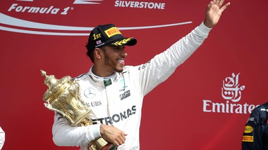 F1: Hamilton stacca Rosberg in quota