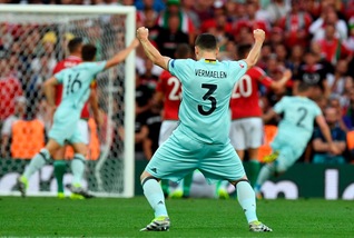 Calciomercato: «Vermaelen lontano dal Barcellona, c'è il West Ham»