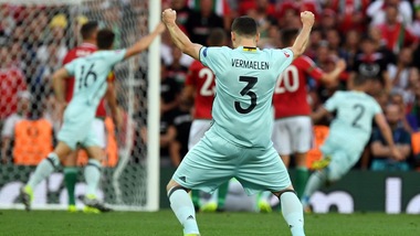 Calciomercato: «Vermaelen lontano dal Barcellona, c'è il West Ham»