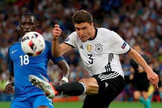 Calciomercato Colonia: «Tre club sono interessati ad Hector»