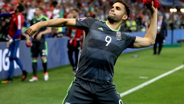 Calciomercato: Robson Kanu verso l'Hull City a 1,90